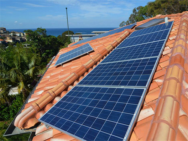 Tipos comunes de sistemas de montaje solar en techo y suelo