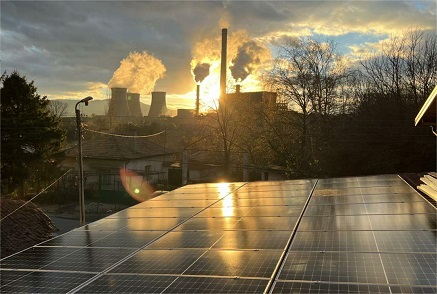 La energía solar fotovoltaica continúa aumentando, transformando el panorama energético