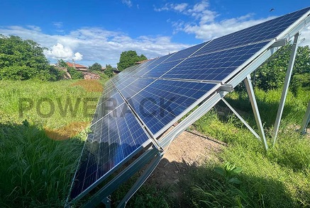 Sistema de montaje en tierra Powerack en Hungría